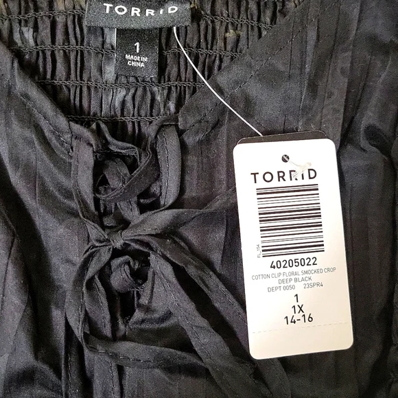 Cotton Clip Floral SmockedCrop Top from Torrid NWT - Picture 5 of 5